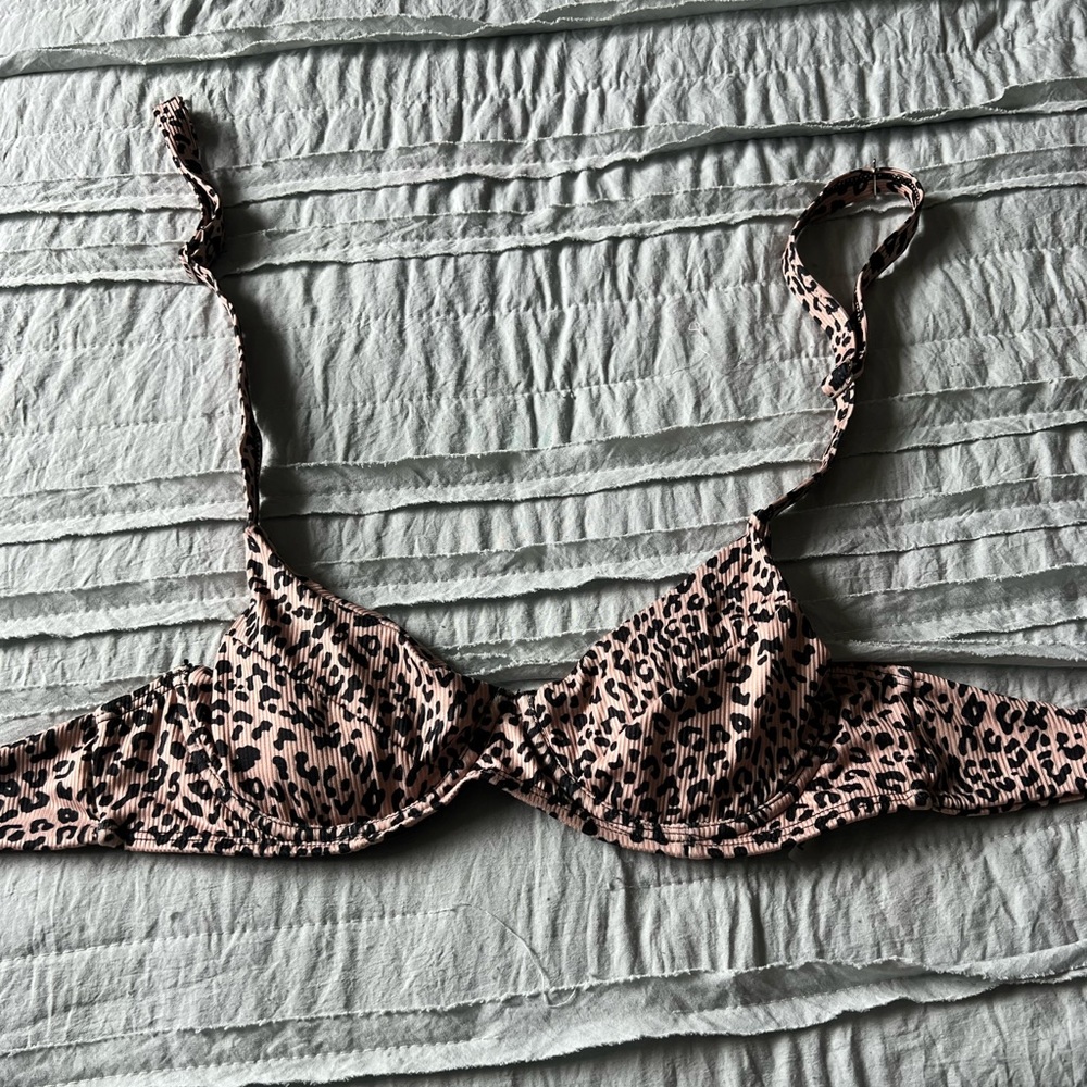 Cheetah Print Underwire Bathing Suit Top